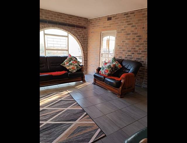 4 BEDROOM PROPERTY TO RENT IN ROTHDENE